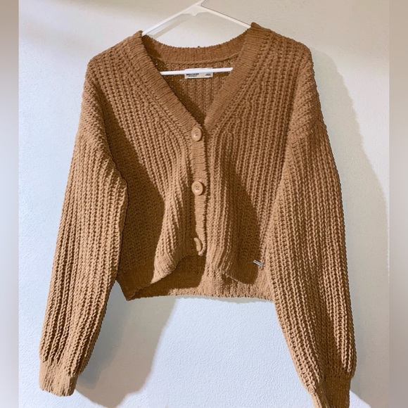 Cropped Hollister kint button Sweater